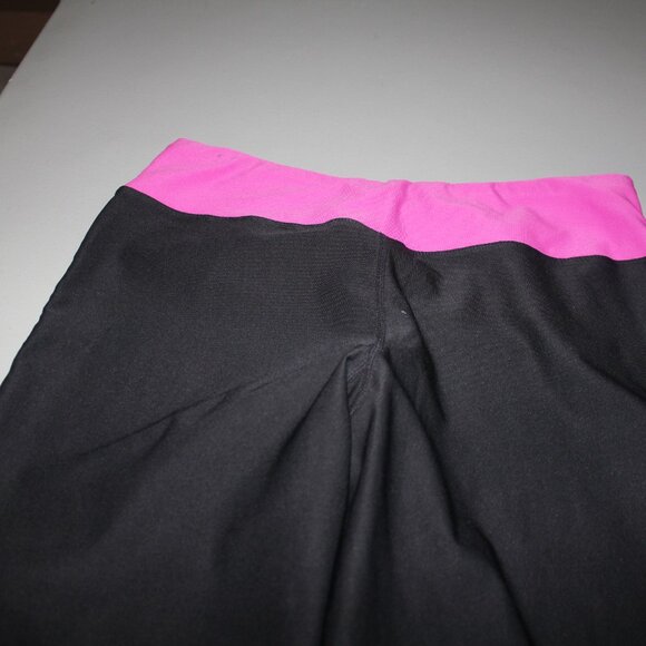 Black Nike Athletic Capris Size Medium - Picture 5 of 5
